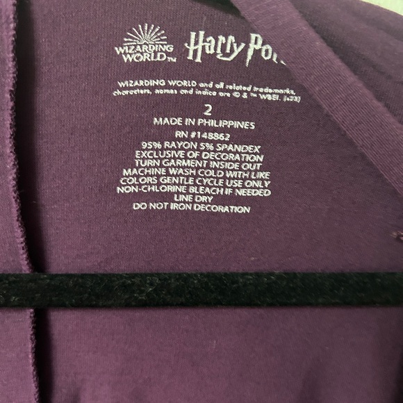 Torrid Purple Harry Potter Long Ruana Kimono with Gold Flying Keys Size 2 (20W) - Picture 3 of 5